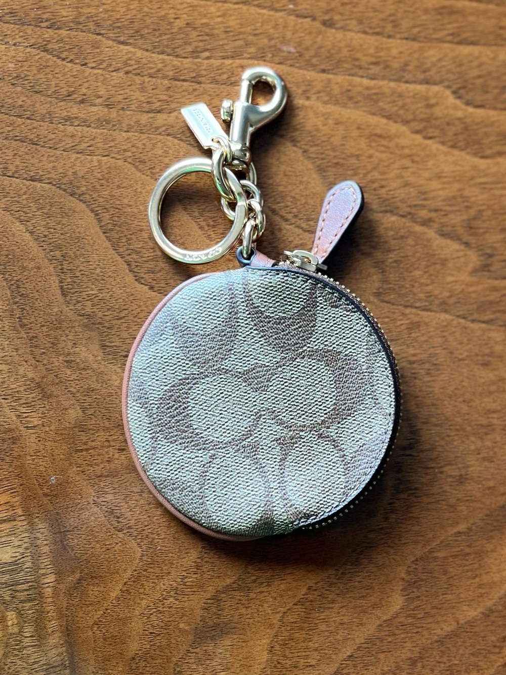 Coach Khaki/Tan Signature Circle Pouch w/ gold carabiner clip & key! Gift! - Picture 6 of 8